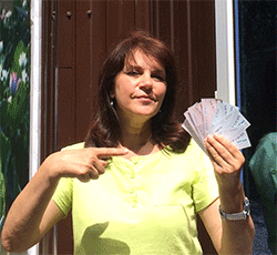 Продавец билетов Ольга